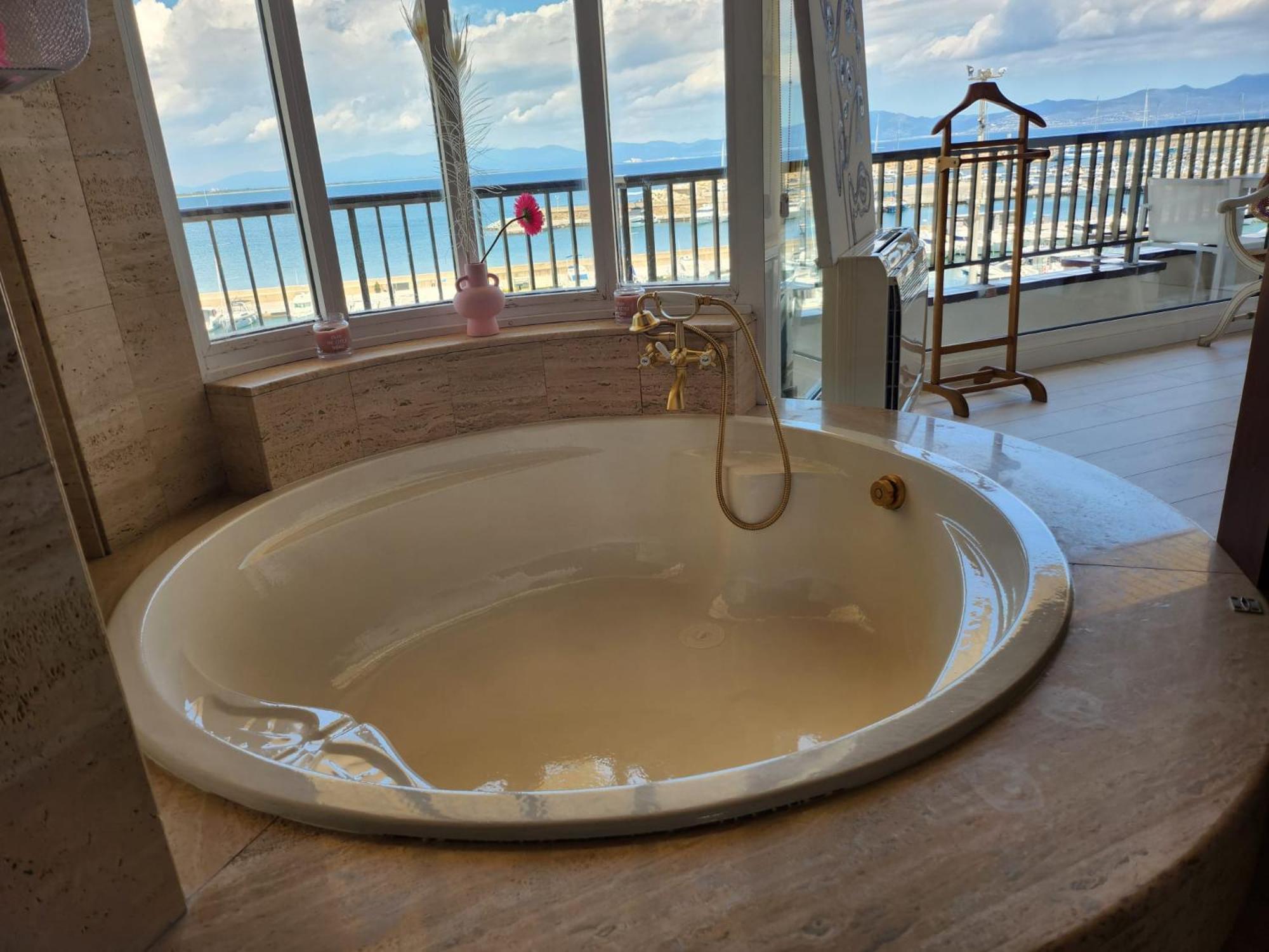 Solo Atico Guest Suites L' Escala 外观 照片