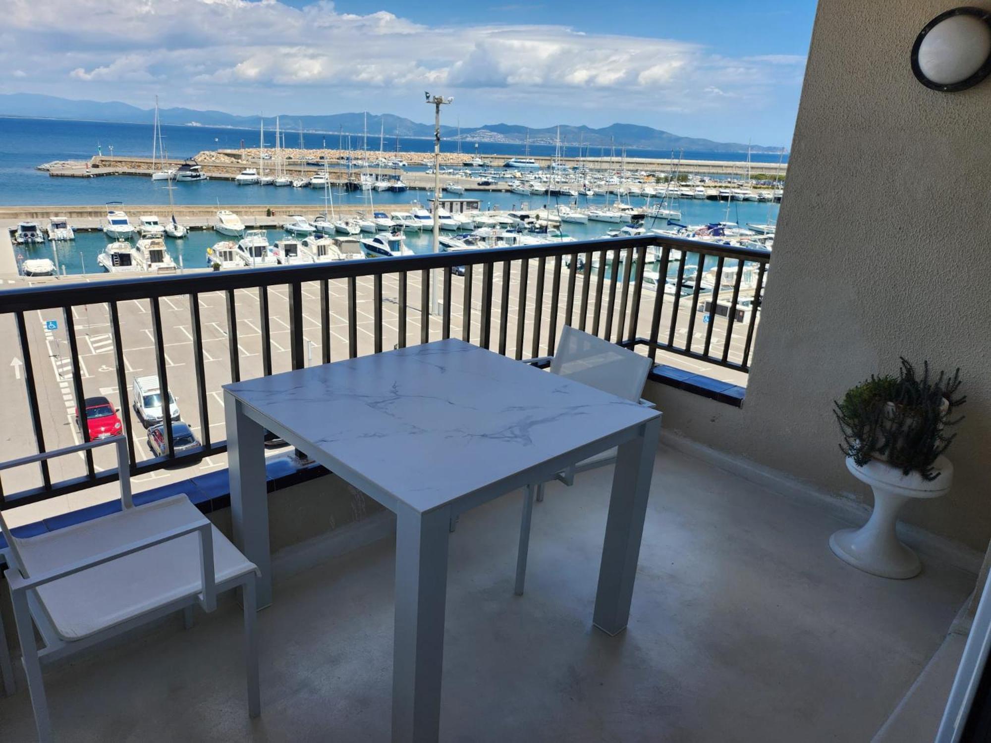 Solo Atico Guest Suites L' Escala 外观 照片