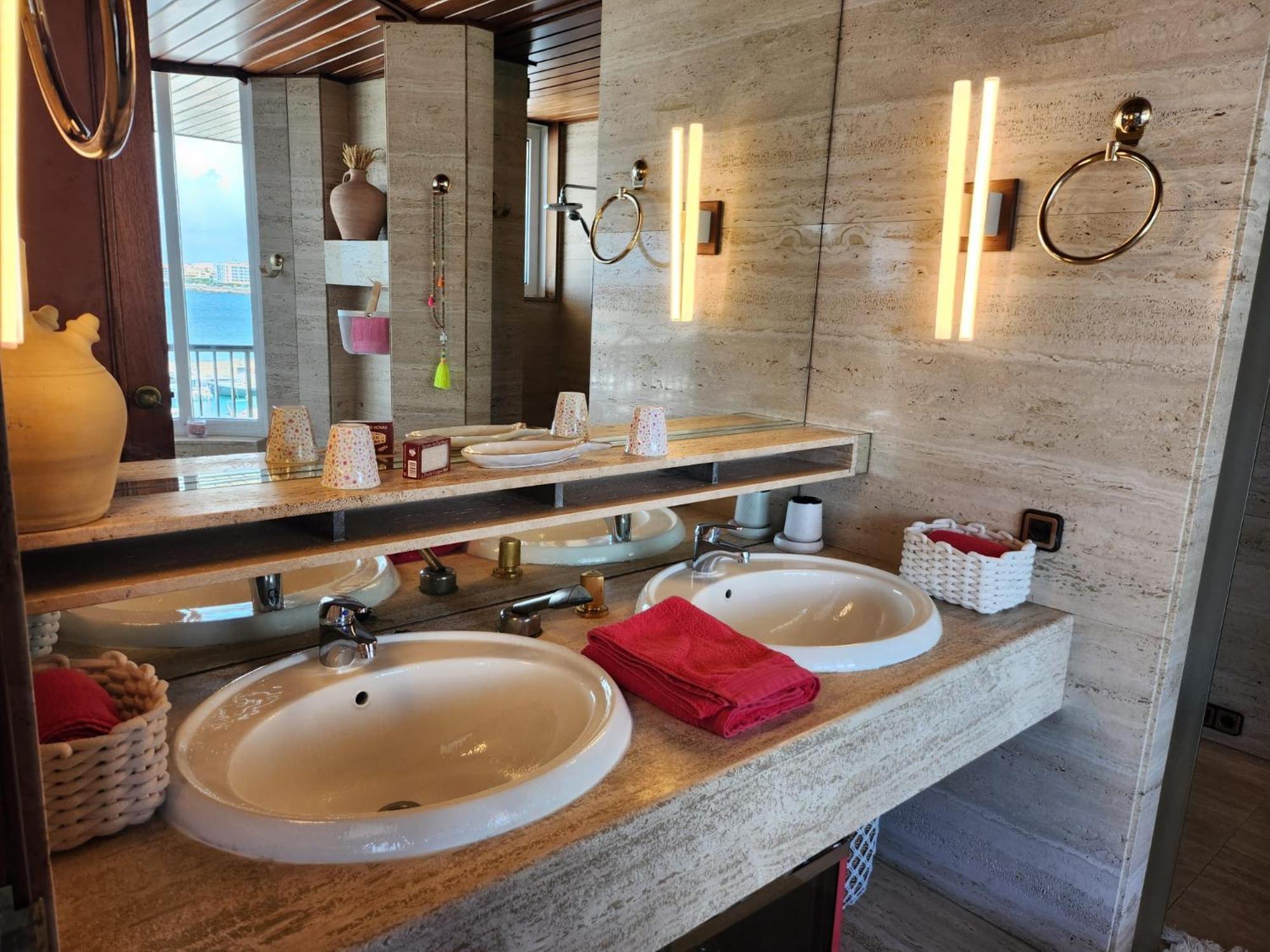 Solo Atico Guest Suites L' Escala 外观 照片