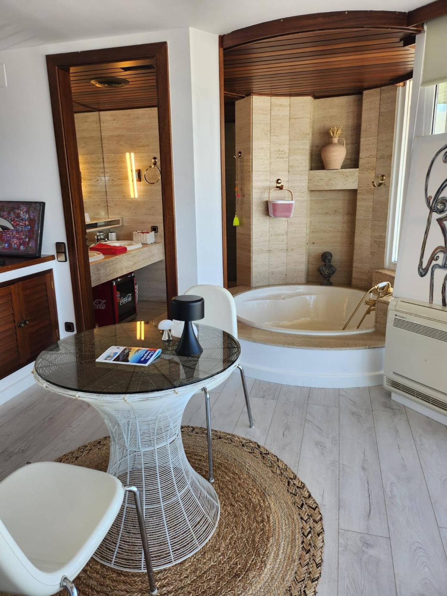 Solo Atico Guest Suites L' Escala 外观 照片